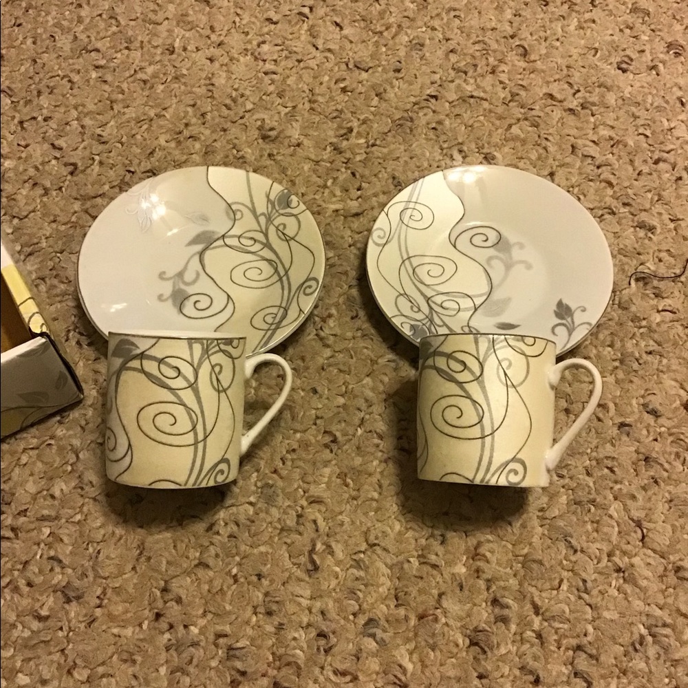 D’LUSSO 4 PC DEMITASSE SET COFFEE ESPRESSO BONE CHINA ITALY NWT NIB CUPS SAUCERS